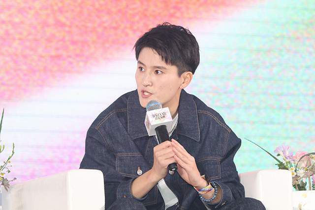 而《浪浪山小妖怪》作为暑期档不可忽视的又一部国产动画之作，更聚焦于年轻网络世代，25-35岁观众占比超过60%，“离开浪浪山”的职场隐喻，成为职场青年的精神寄托。